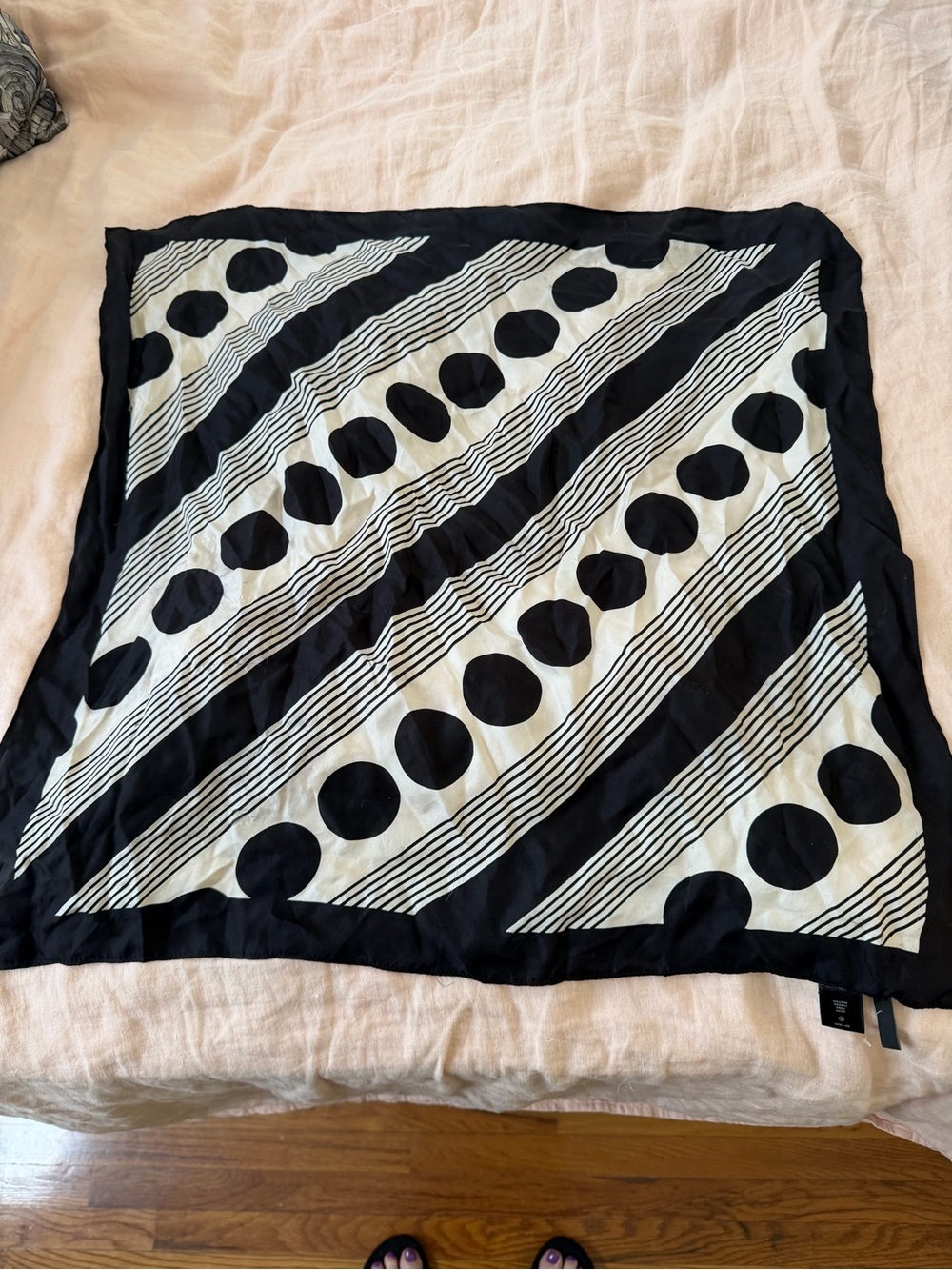 Ann Taylor Factory Black & White Graphic Stripe Scarf